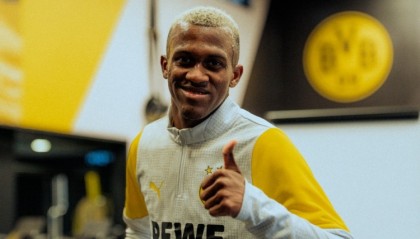 pp电子-新援莱尔马访问多特主场观战对阵不莱梅，参加训练并测试体能